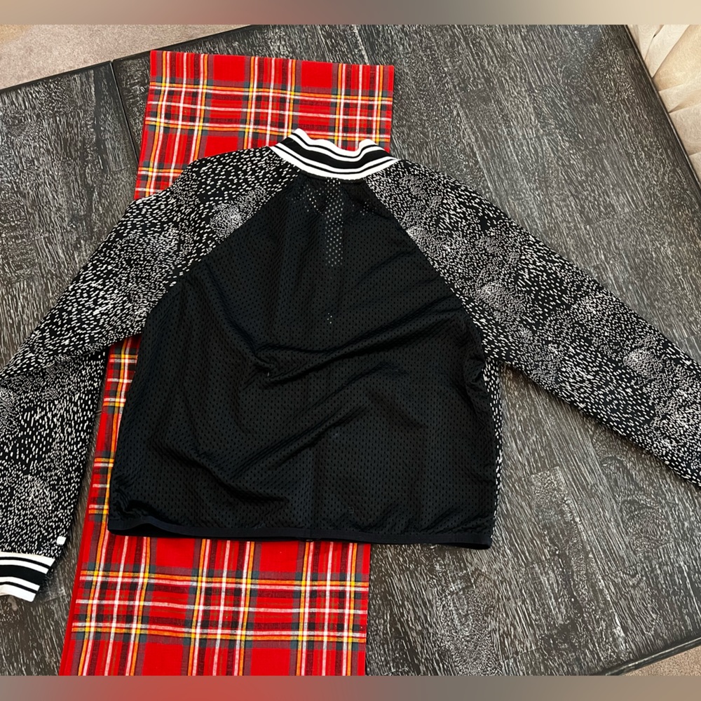 Fabletics mesh back bomber jacket - Picture 4 of 4